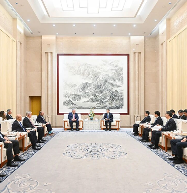 要闻 | 袁家军胡衡华会见出席第十九届重庆市市长国际经济顾问团会议重要嘉宾