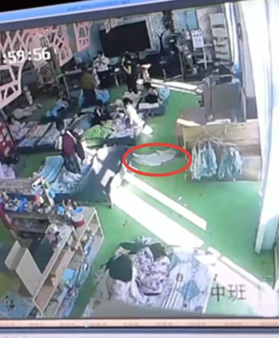 涉事老师已被停职,警方介入!