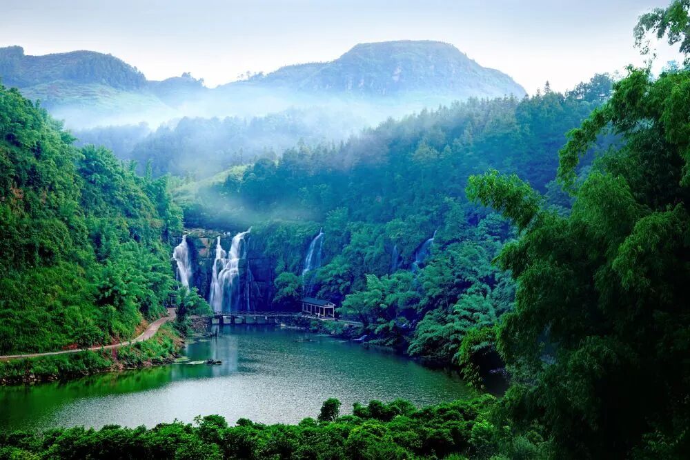 万盛经开区:加快推进幸福河湖建设 让绿色发展成果惠及更多群众