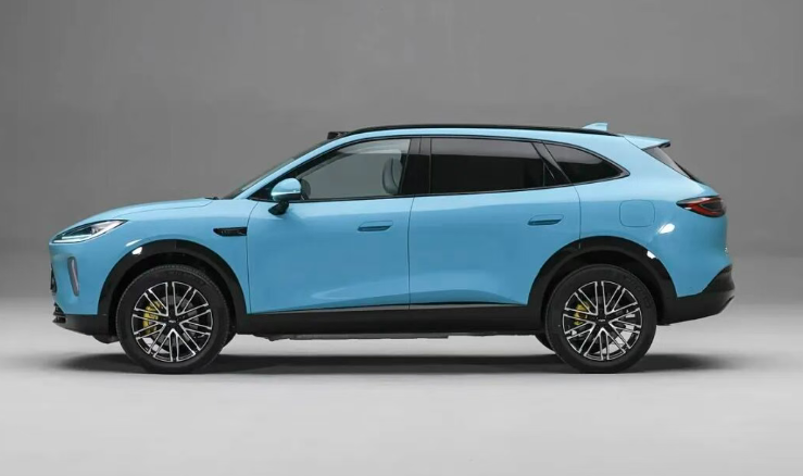 13.99万起，混动SUV“新卷王”“杀”疯了！友商看了都慌？