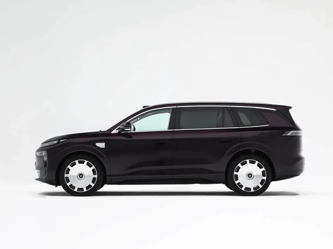 车长5米多，轴距超3米，中大型六座SUV，19.98万起值不值！